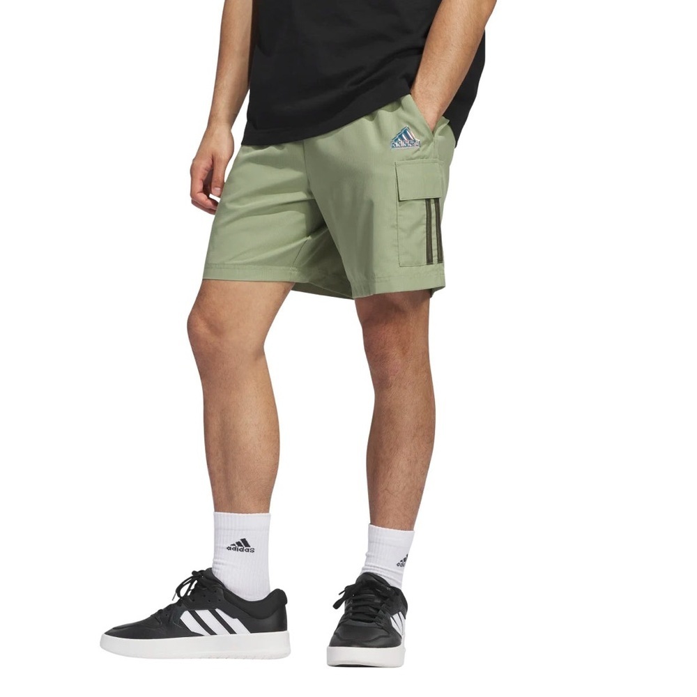 Men’s Cargo Adidas Green Shorts Sz medium